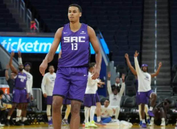 APP下载-《体育画报》：杜欧会留队 尼克斯将全力交易米切尔